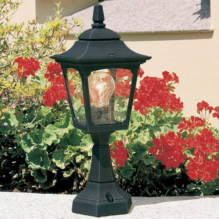 Wesley Pedestal Light